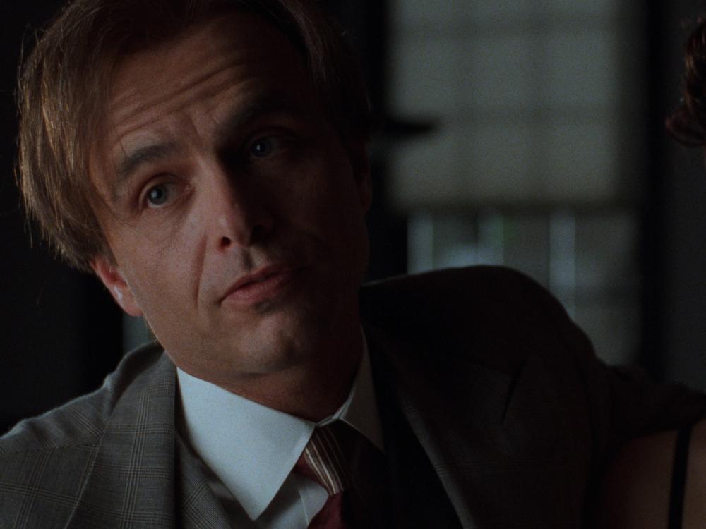  Caesar (Joe Pantoliano) and Violet (Jennifer Tilly). 