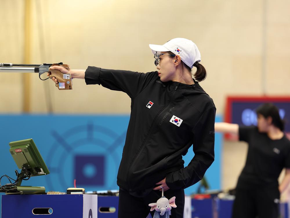 Kim Yeji of Team Republic of Korea shoots during the Women’s 10m Air Pistol Final at the 2024 Paris Olympic Games, Chateauroux, France. <br>