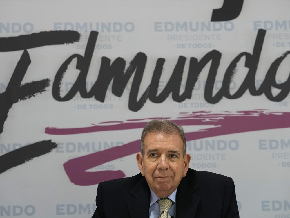 Venezuelan opposition presidential candidate Edmundo González attends a meeting with women from different sectors of society, in Caracas, Venezuela, Tuesday, June 11, 2024.