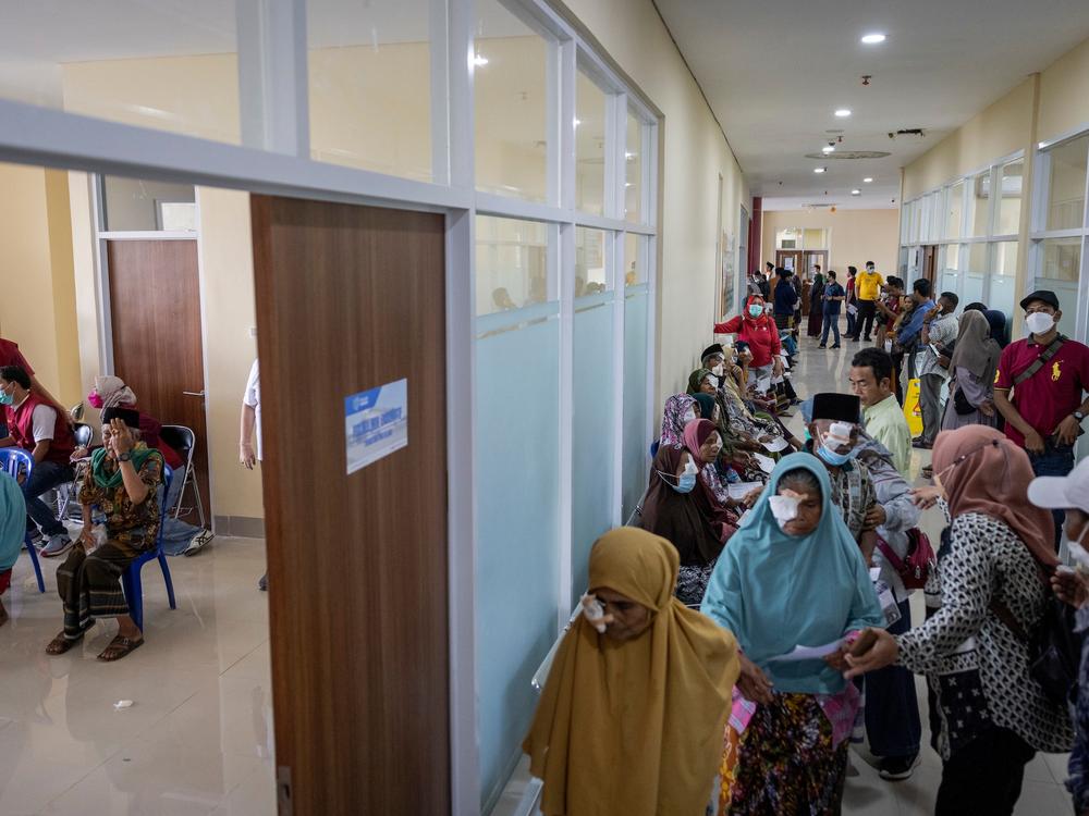 In November 2022, doctors performed cataract surgeries on 306 patients at Mandalika Hospital in Central Lombok District, Indonesia.