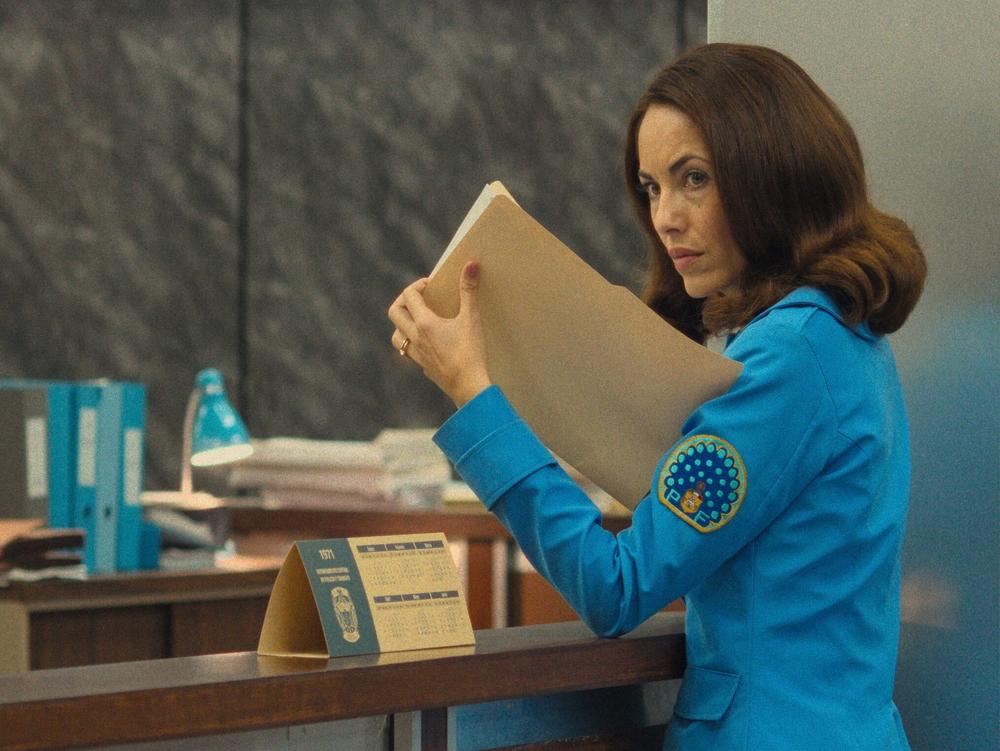  Bárbara Mori plays María in <em>Women in Blue.</em>