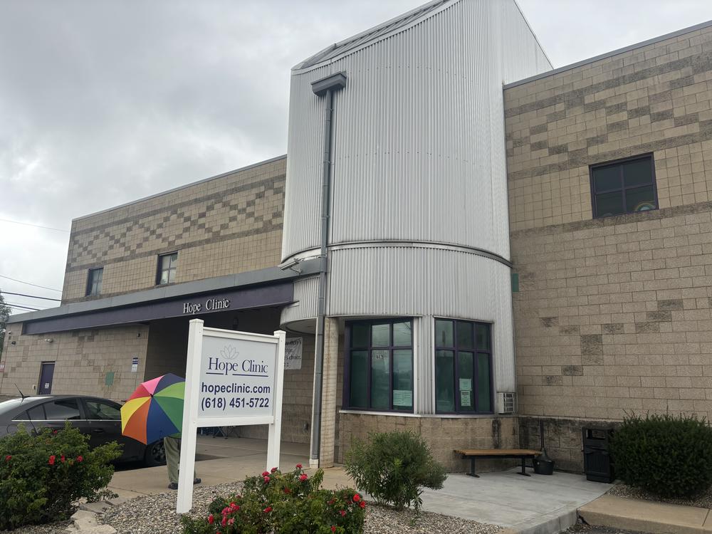  Exterior view of Hope Clinic in Granite City, Ill.