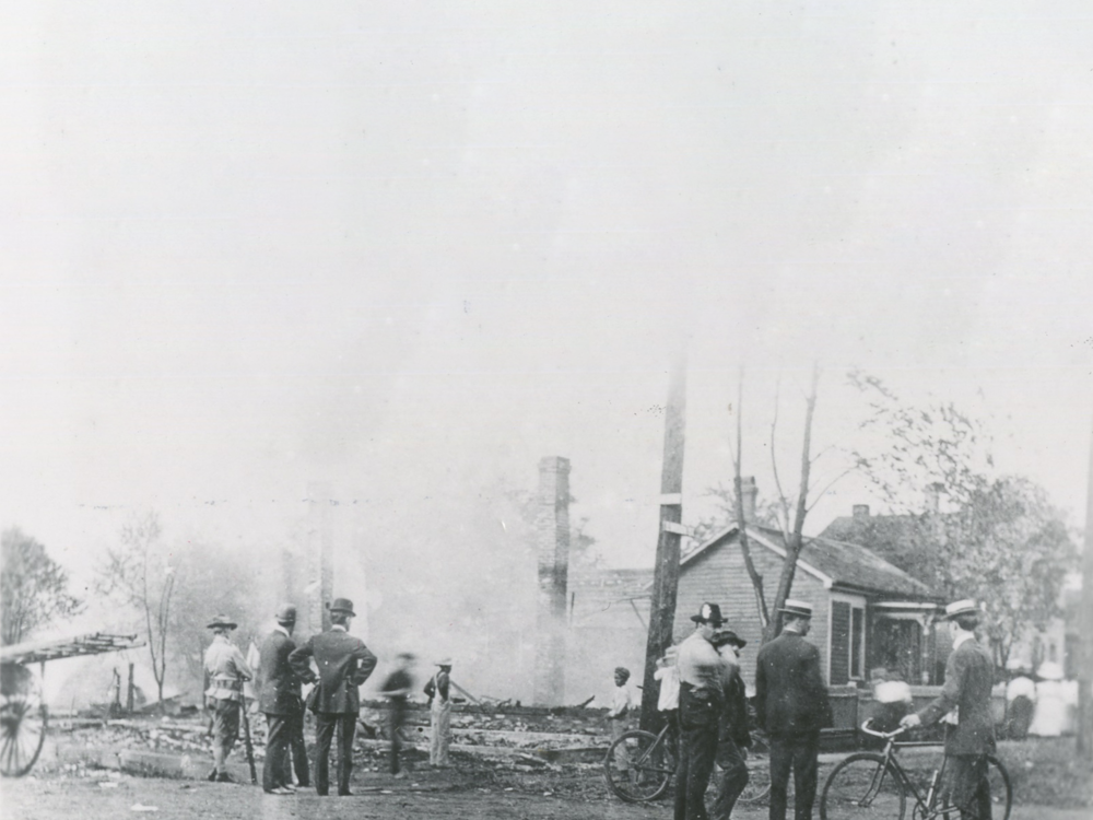 Homes at 12th Street and Mason Street burned during the 1908 Springfield Race Riot.