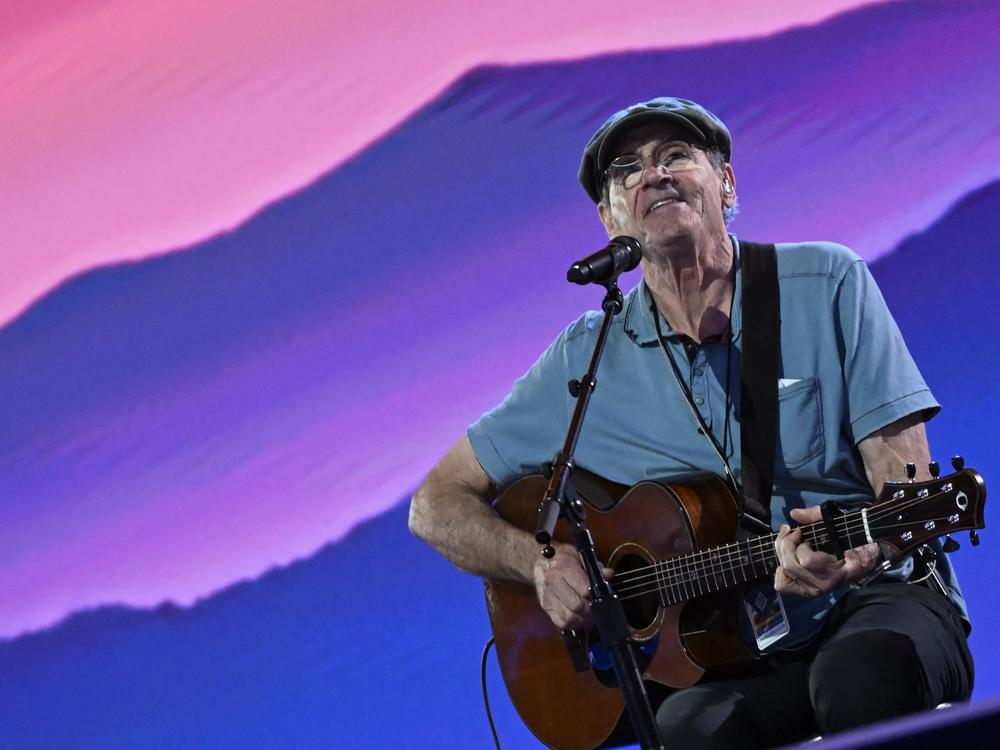 US musician James Taylor performs a sound check on the first day of the Democratic National Convention in Chicago, Illinois. Taylor was bumped from the program due to time constraints.