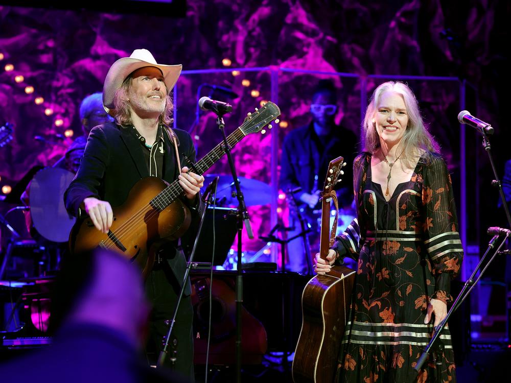 David Rawlings and Gillian Welch perform onstage for the class of 2021 medallion ceremony at the Country Music Hall of Fame and Museum on May 01, 2022 in Nashville, Tennessee. 