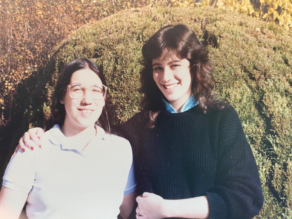  Susan Kahn (left) and Janet Kahn-Scolaro.