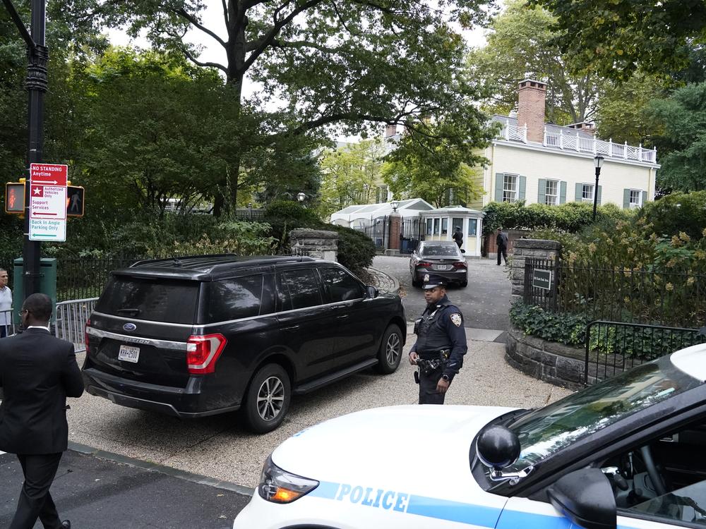 As news spread that New York City Mayor Eric Adams had been indicted on federal charges, federal agents arrived to search Gracie Mansion, the official residence of the mayor, on Thursday.
