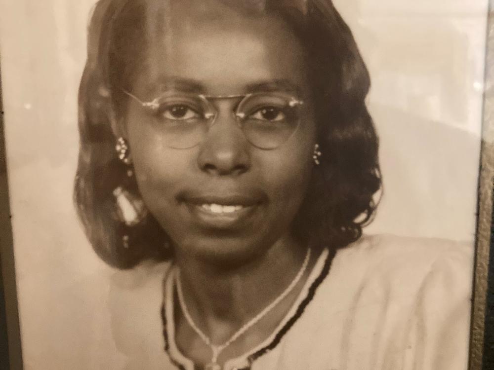Lillie Cunningham is 29 or 30 years old in this family photo.