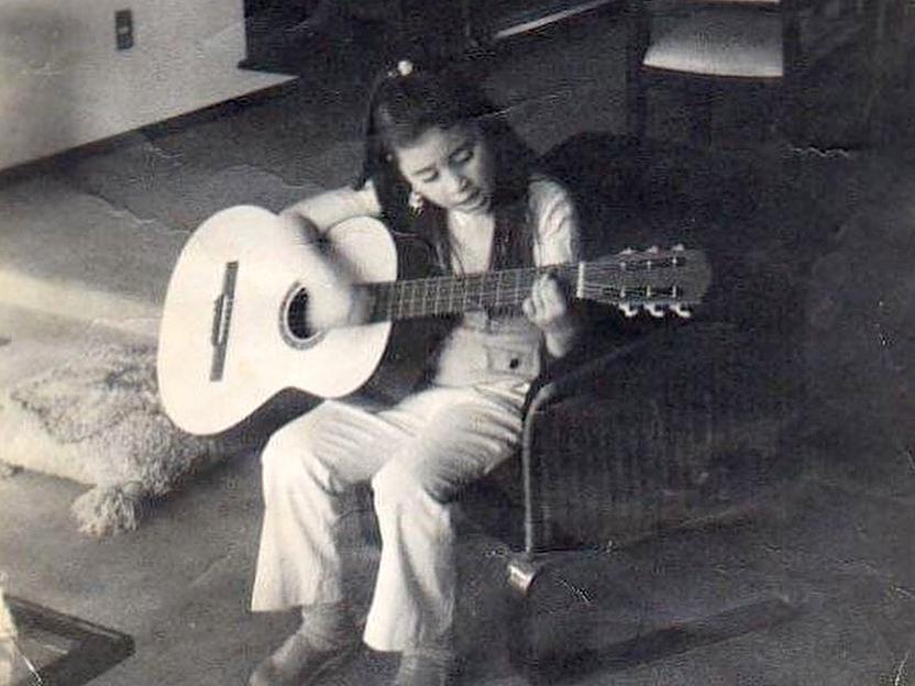 Gabriela Ortiz learned to play the guitar as child, aided by her parents, who cofounded the Latin American musical group Los Folkloristas.