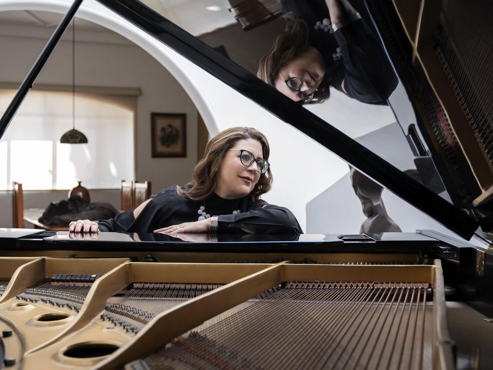 At 13, Ortiz was introduced to the music of Béla Bartók by a piano teacher, which inspired her to write her own piano pieces.