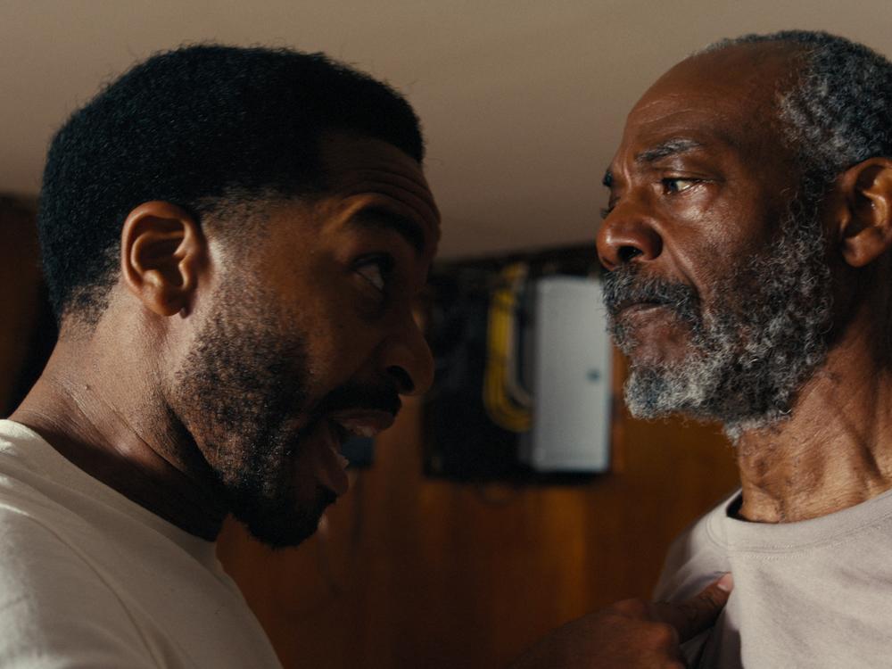 André Holland is a painter and John Earl Jelks is his father in <em>Exhibiting Forgiveness.</em>