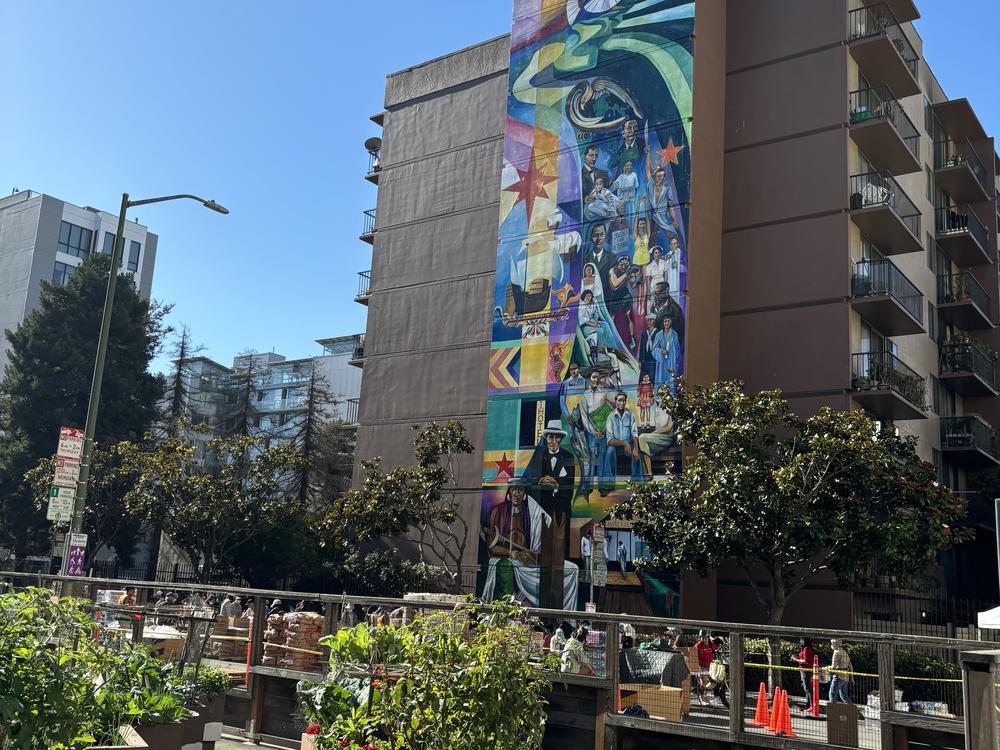 Joanna Poethig's enormous, newly restored 1984 mural 
