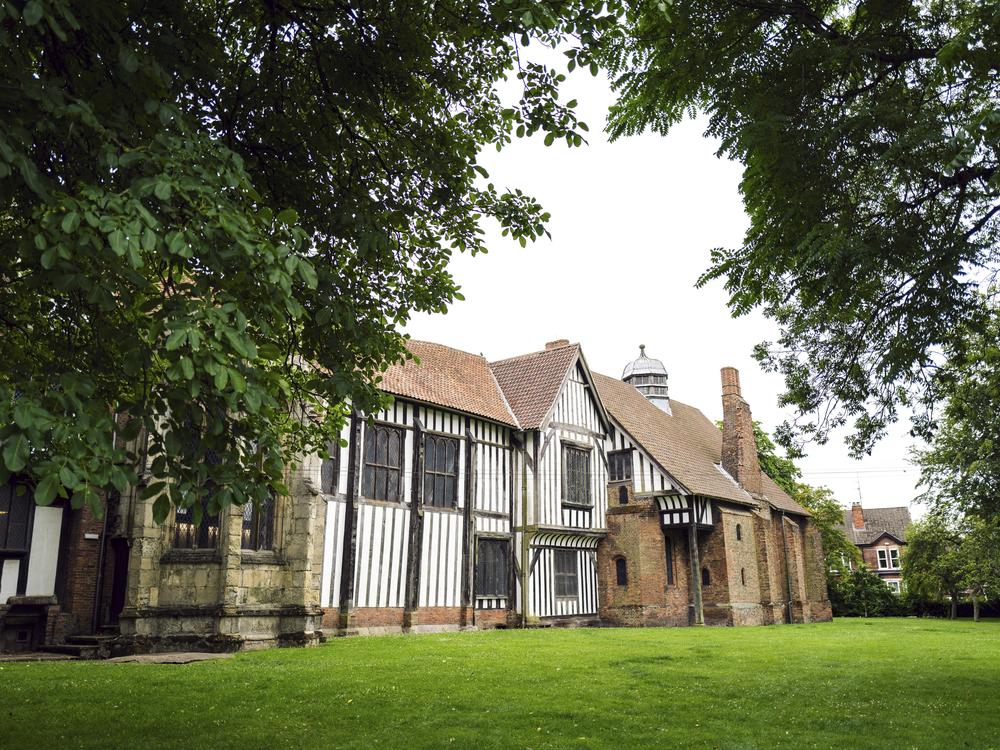 Gainsborough Old Hall, is a Tudor property in Lincolnshire, England, that dates back to the late 15th century. Its Great Hall is shown here.
