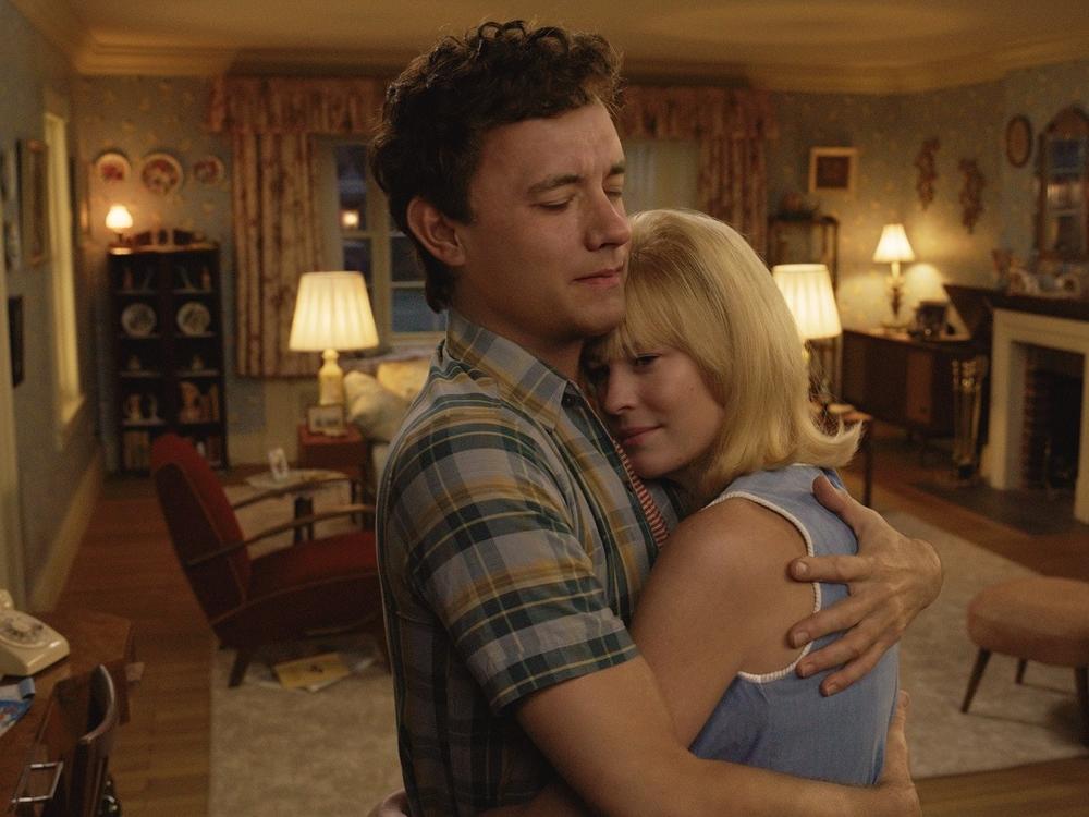 Tom Hanks and Robin Wright star in <em>Here, </em>a film adapted from the millennia-spanning graphic novel by Richard McGuire. It's a technically and narratively difficult story to tell on-screen and the result is crowded and confusing.