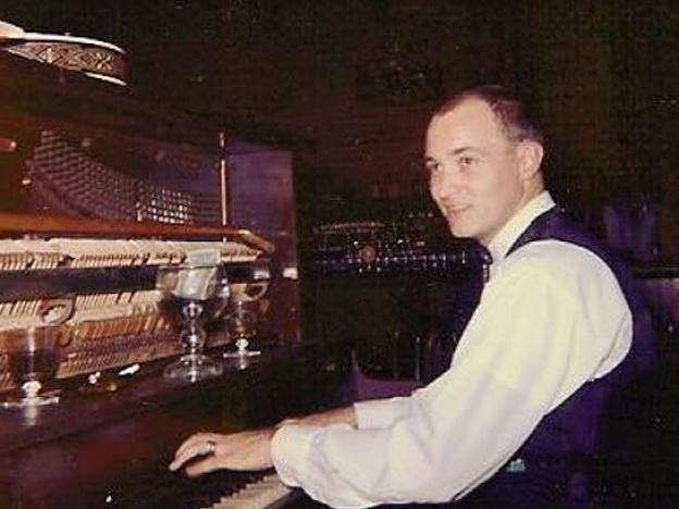 Terry Riley in 1961 at San Francisco's Gold Street Saloon, where he played ragtime piano. Three years later, on a bus ride to the Saloon, he first formed the idea for <em>In C</em>.