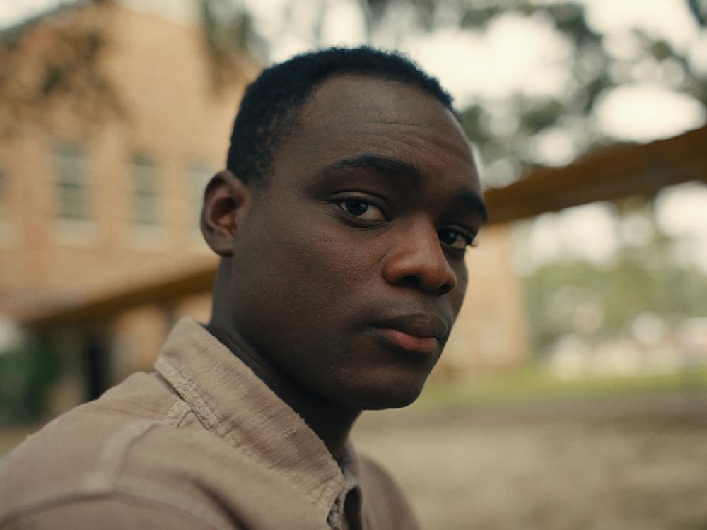 Ethan Herisse as Elwood.