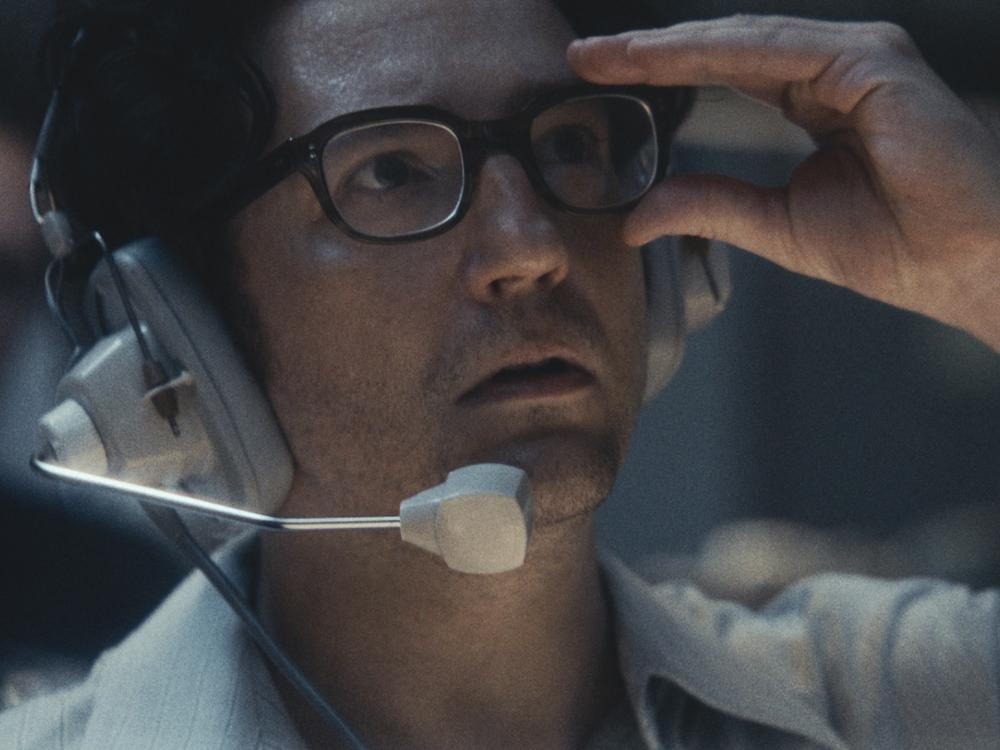 Geoffrey Mason (John Magaro) was a young ABC Sports producer when he played a critical role in deciding what to show the world about the 1972 Munich Olympics massacre. <em>September 5</em> director Tim Felhbaum consulted with Mason, a 26-time Emmy Award winner, for his film.