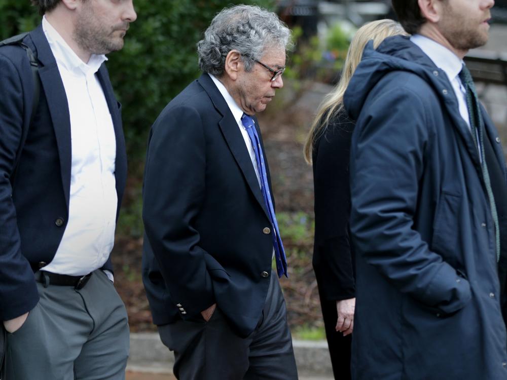 Insys founder John N. Kapoor (center) leaves the John Joseph Moakley United States Courthouse in Boston on May 2, 2019. On the 15th day of deliberations, a US District Court jury in Boston found that Kapoor and four former executives of Insys Therapeutics engaged in a nationwide conspiracy to pay off doctors at pain clinics to prescribe Subsys, an under-the-tongue fentanyl spray approved in 2012 for cancer pain.