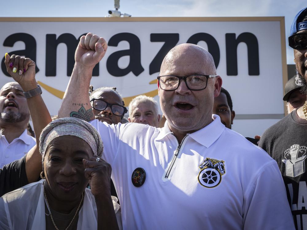 Teamsters General President Sean M. O'Brien, center, rallies with Amazon workers outside the Staten Island Amazon facility JFK8 on Wednesday, June 19, 2024 in New York.