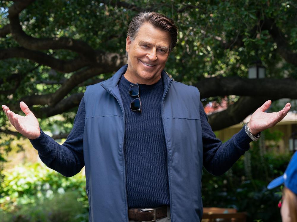 Ted McGinley as Derek in <em>Shrinking</em>.