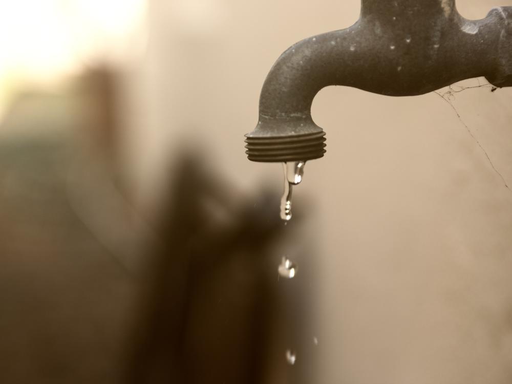 Parts of Los Angeles are under water advisories. Wildfires can cause damage to drinking water systems, allowing contaminants such as benzene to compromise the water quality.