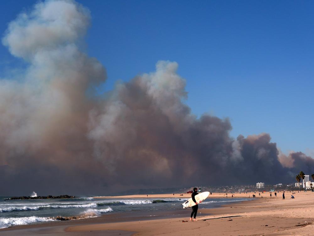Tuesday, Jan. 7: Smoke from a wildfire is seen from the Venice Beach section of Los Angeles, Calif.