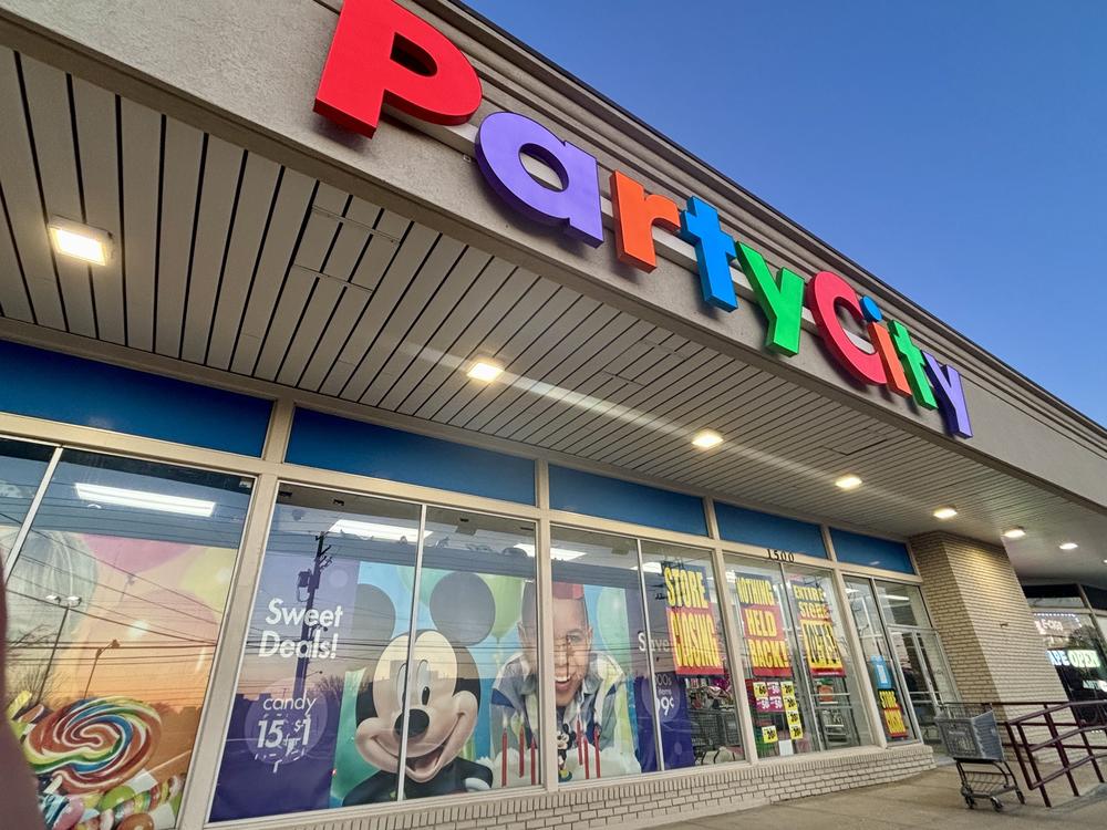 Party City plans to permanently close in February.