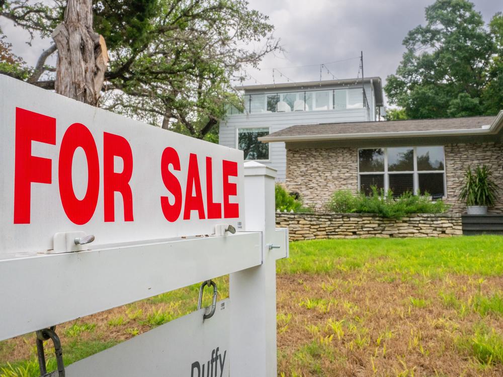 Mortgage rates hit 7% for the first time since May, marking another challenge for prospective homebuyers.
