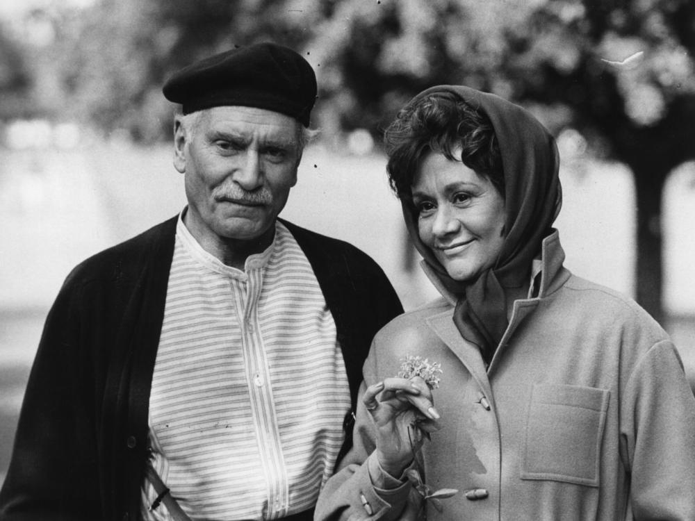 Plowright with her husband, actor and director Laurence Olivier.