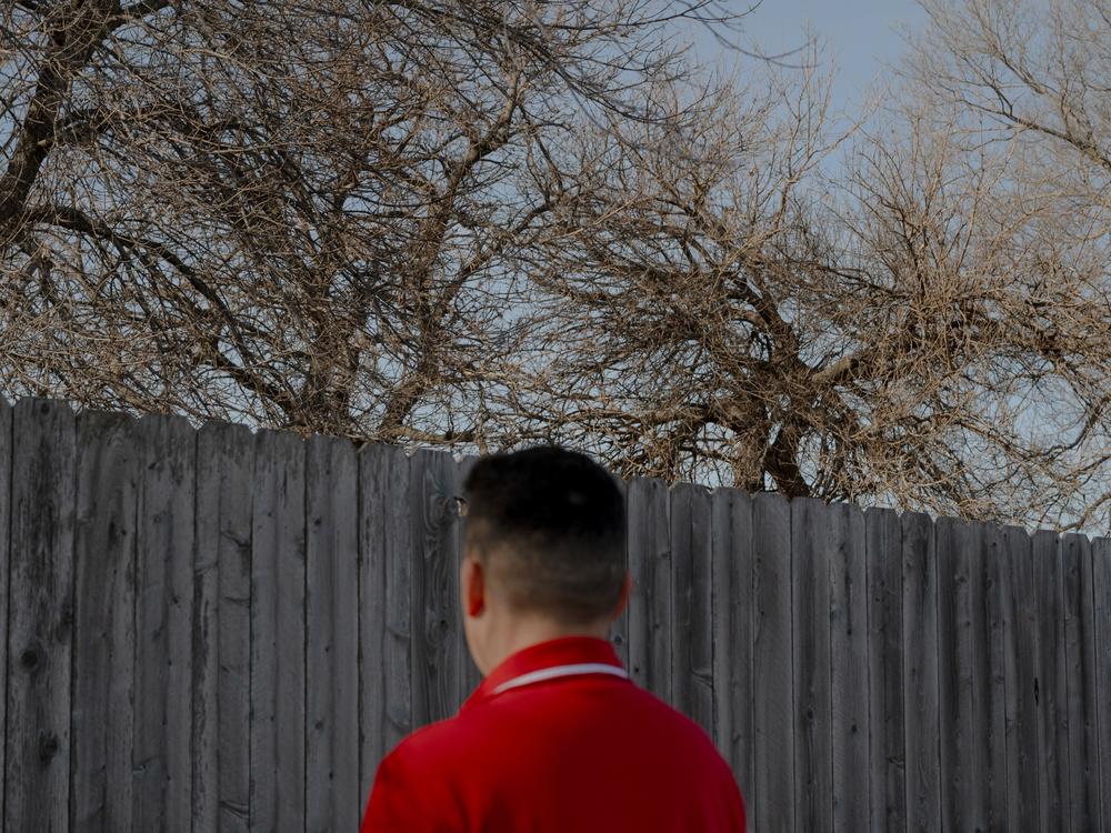 At the factory where Richie works, there's talk that the U.S. government is going to start offering $1,000 for each undocumented immigrant reported to the authorities. Richie asks whether it's true. It is not.