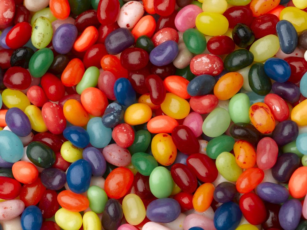 The Center for Science in the Public Interest wants warning labels on food products containing six synthetic dyes.