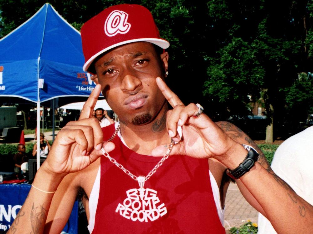 Rapper and deejay DJ Unk (Anthony Leonard Platt) poses for photos after his performance during the 'School Jump-Off' concert at the DuSable Museum in Chicago, Illinois in June 2007.