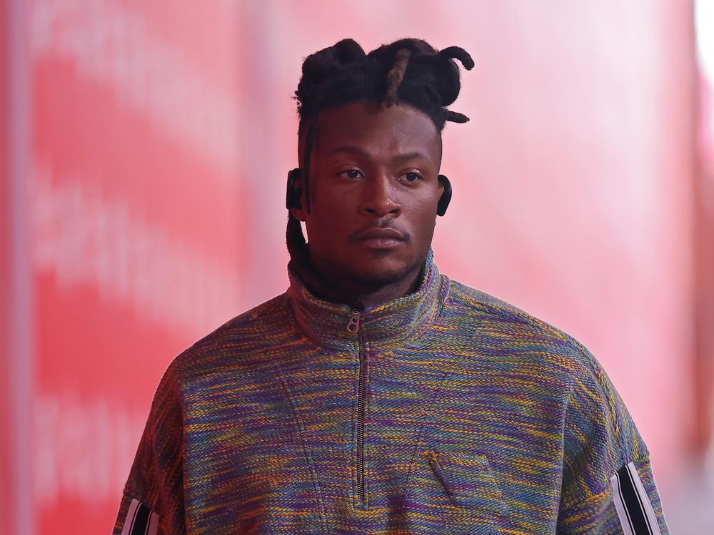 DeAndre Hopkins #8 of the Kansas City Chiefs arrives prior to a game against the Denver Broncos at GEHA Field at Arrowhead Stadium on November 10, 2024 in Kansas City, Missouri.
