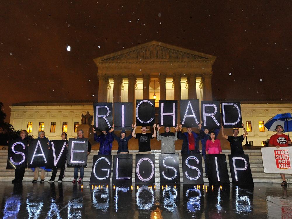 Anti-death penalty activists rally outside the U.S. Supreme Court on Sept. 29 in an attempt to prevent the execution of Oklahoma inmate Richard Glossip.
