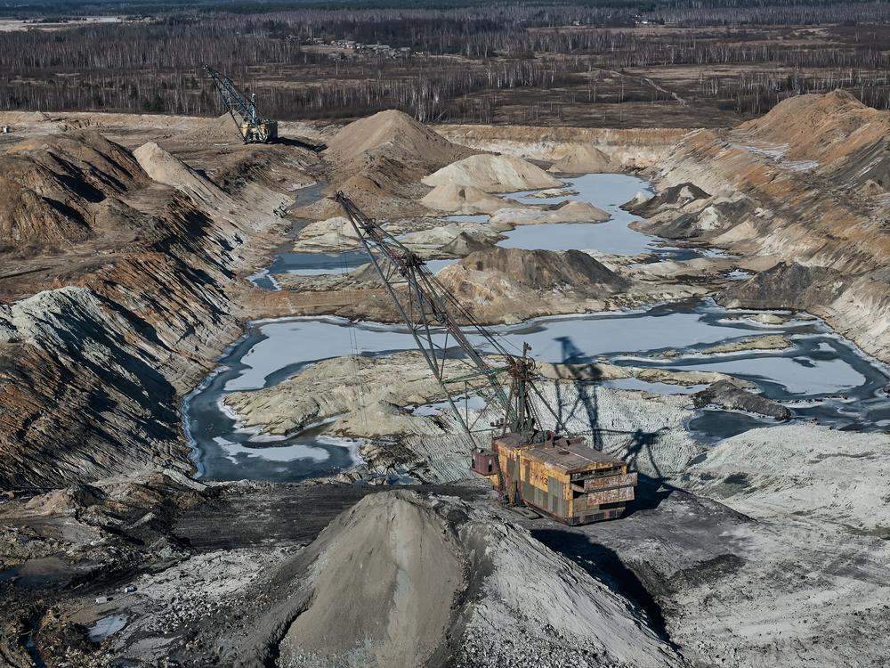 Drag-line excavator mines rare earth materials on Ukrainian soil on February 25, 2025 in the Zhytomyr region of Ukraine.