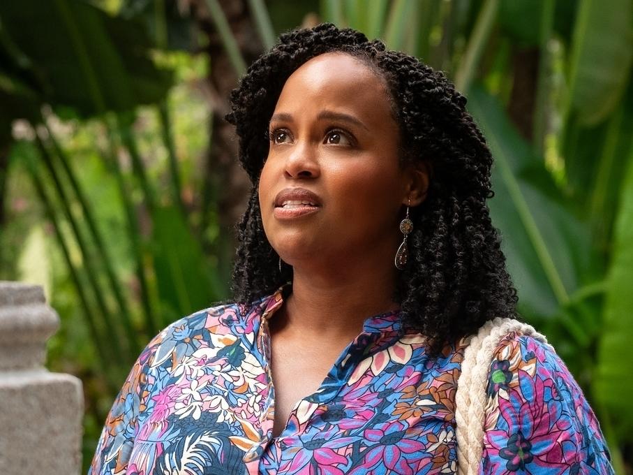 Belinda (Natasha Rothwell) travels to Thailand in Season 3 of <em>The White Lotus.</em><br>