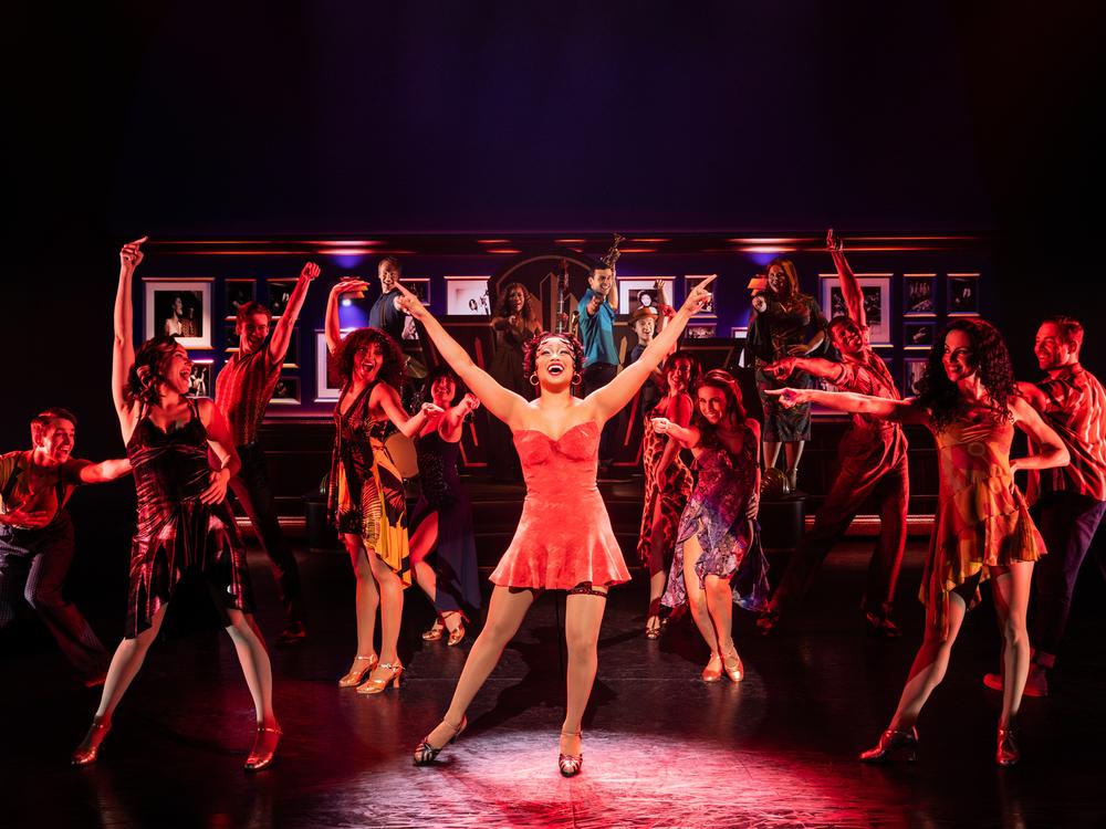 Jasmine Amy Rogers, center, in the Chicago run of <em>BOOP!</em>