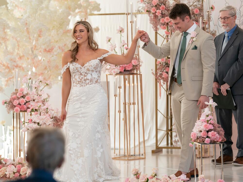 Sara Carton, left, and Ben Mezzenga in <em>Love Is Blind. </em>