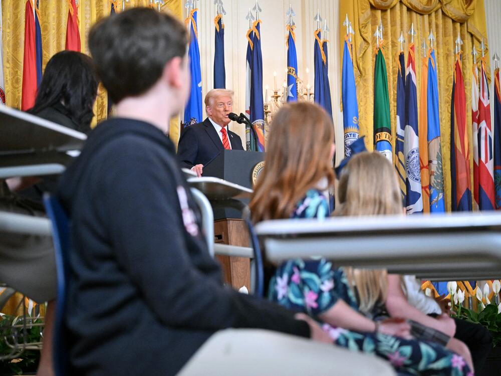 At a White House event on Thursday, President Trump signed an executive order aimed at closing the U.S. Education Department. He was surrounded by  students sitting in desks and Republican governors.<br><br><br>