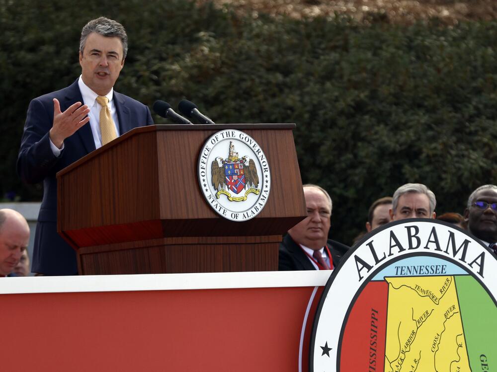 Alabama Attorney General Steve Marshall speaks during inauguration ceremonies on the steps of the state capitol in Montgomery, Ala. on Jan. 16, 2023.