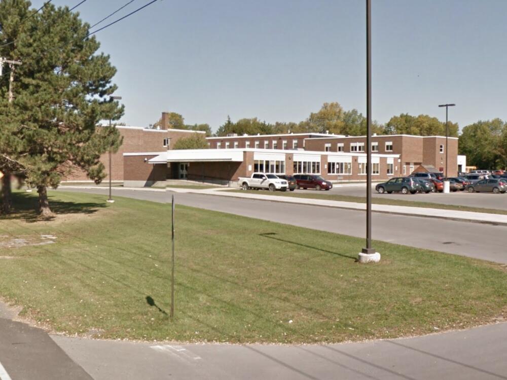 Three students will return to Sackets Harbor Central School after their community in northern New York called for authorities to release the family, arrested by federal agents in late March.<br>
