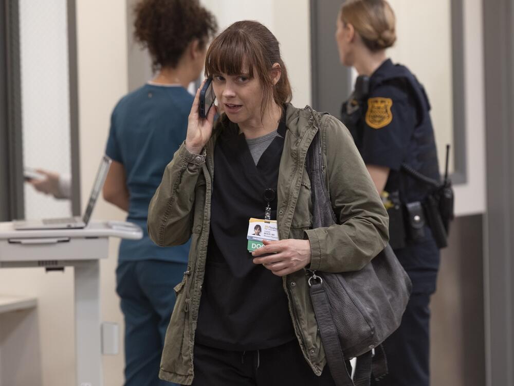 McKay (Fiona Dourif).