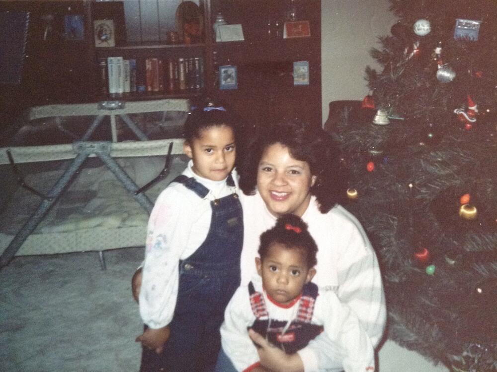 Ashley Blas (left), her mother Doris Arrington (middle) and her sister Angela in 1988.