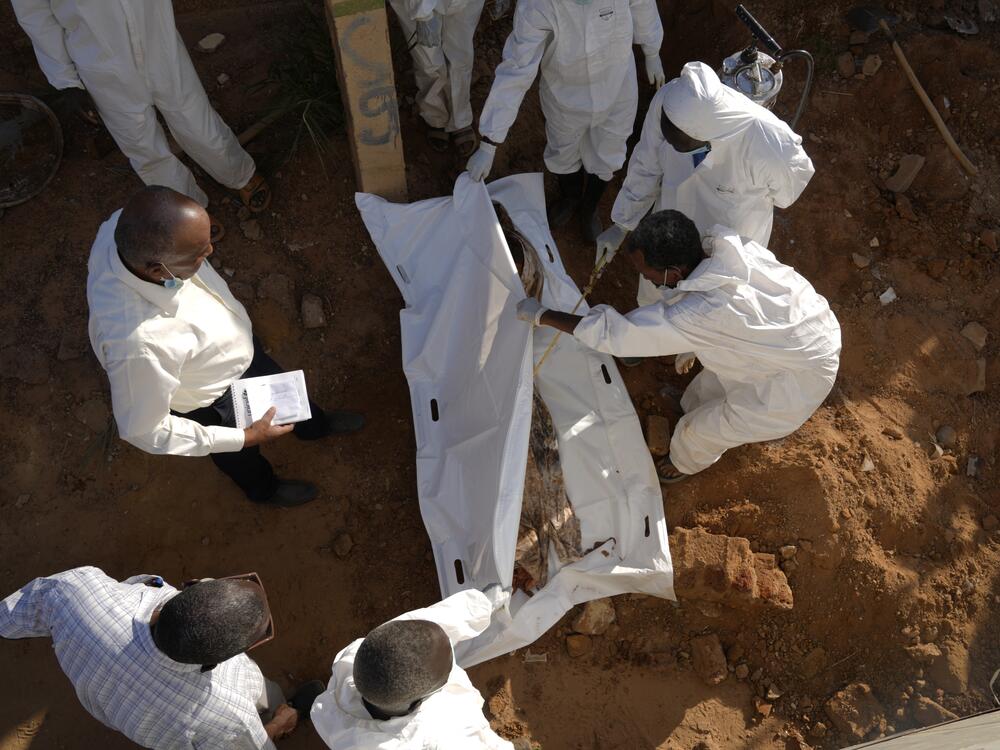 Bodies were buried inside the house during the Rapid Support Forces' control of the area. After the army entered the area, the bodies were removed and buried in the cemeteries in Khartoum State, Omdurman, in 2024.