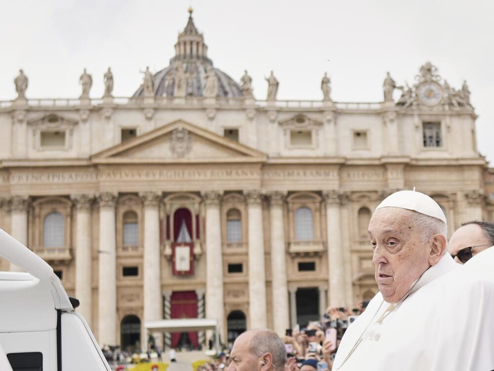 Pope Francis tours St. Peter's Square in his popemobile after bestowing the Urbi et Orbi (Latin for to the city and to the world) blessing at the end of the Easter mass presided over by Cardinal Angelo Comastri in St. Peter's Square at the Vatican Sunday, April 20, 2025.