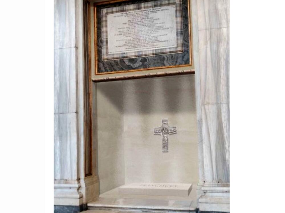Pope Francis' tomb was made of marble with the inscription 
