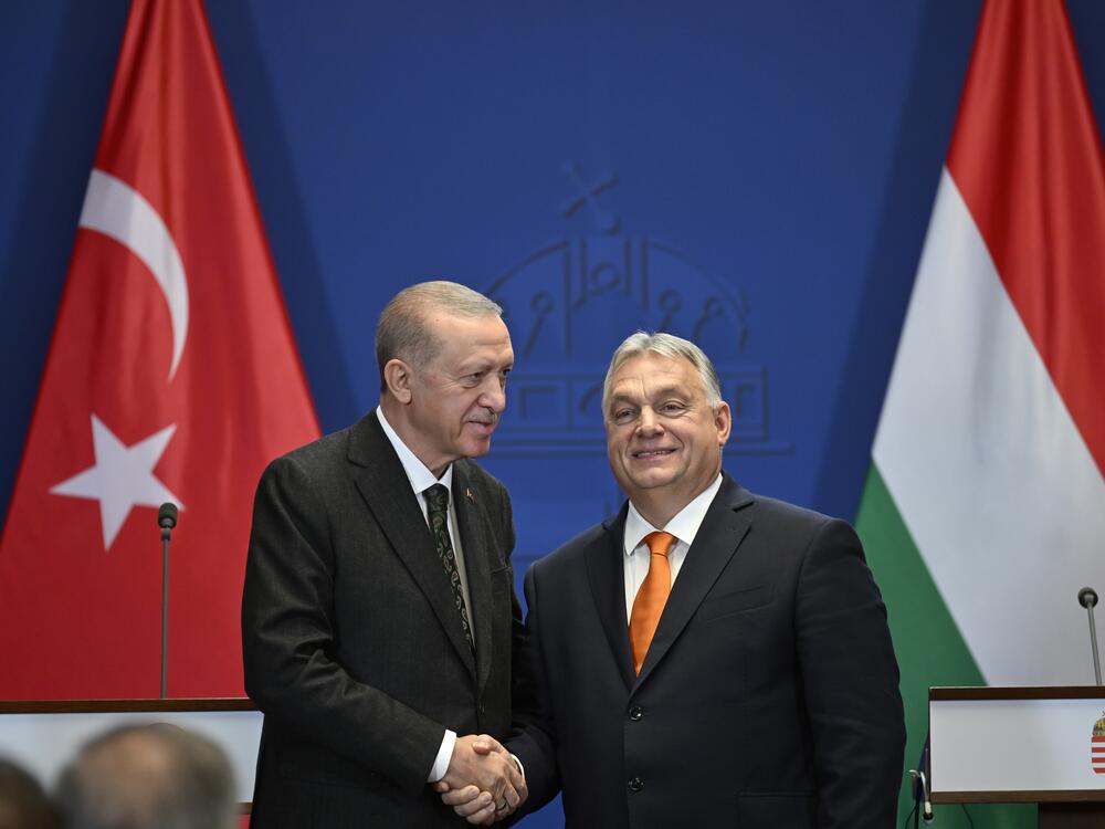 Turkish President Recep Tayyip Erdogan (left) and Hungarian Prime Minister Viktor Orbán shake hands after a joint statement at the Carmelite Monastery in Budapest, Hungary, in 2023.