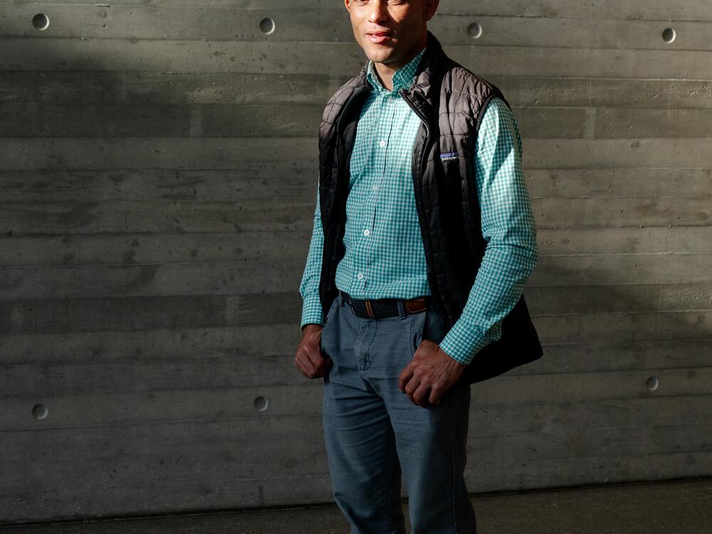 Joel Rosario, a horseracing jockey from the Dominican Republic, poses for a portrait at the Speed Art Museum in Louisville, Ky. Rosario was honored by the Louisville Hispanic Chamber of Commerce at their 2025 Derby Pitch event on April 30, 2025.