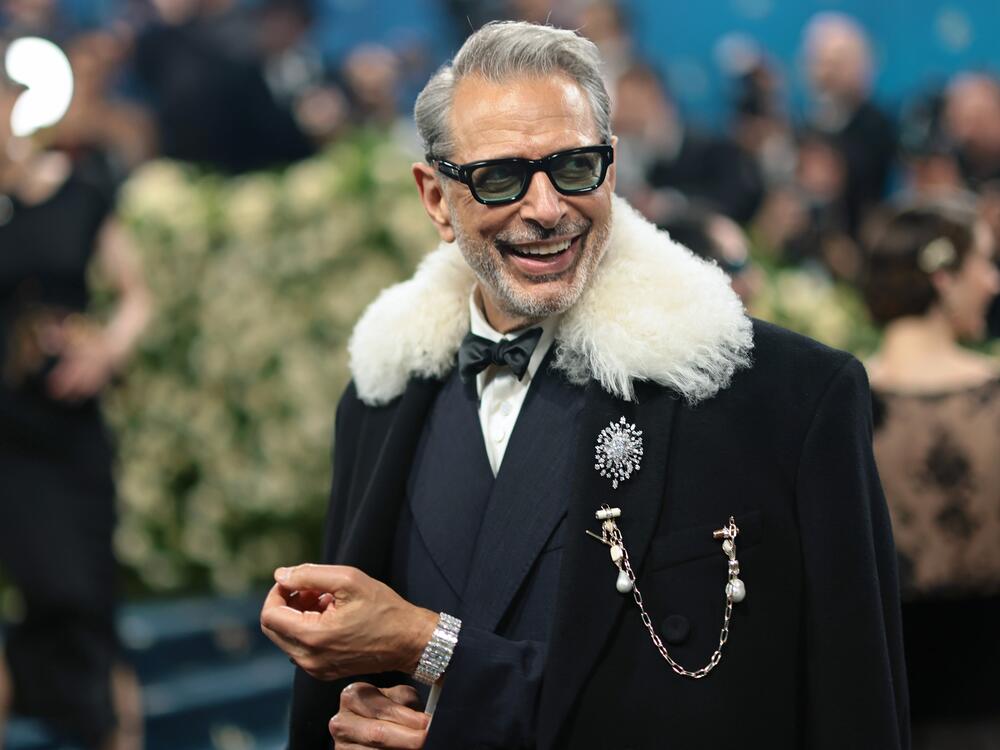 Jeff Goldblum attends the 2025 Met Gala.