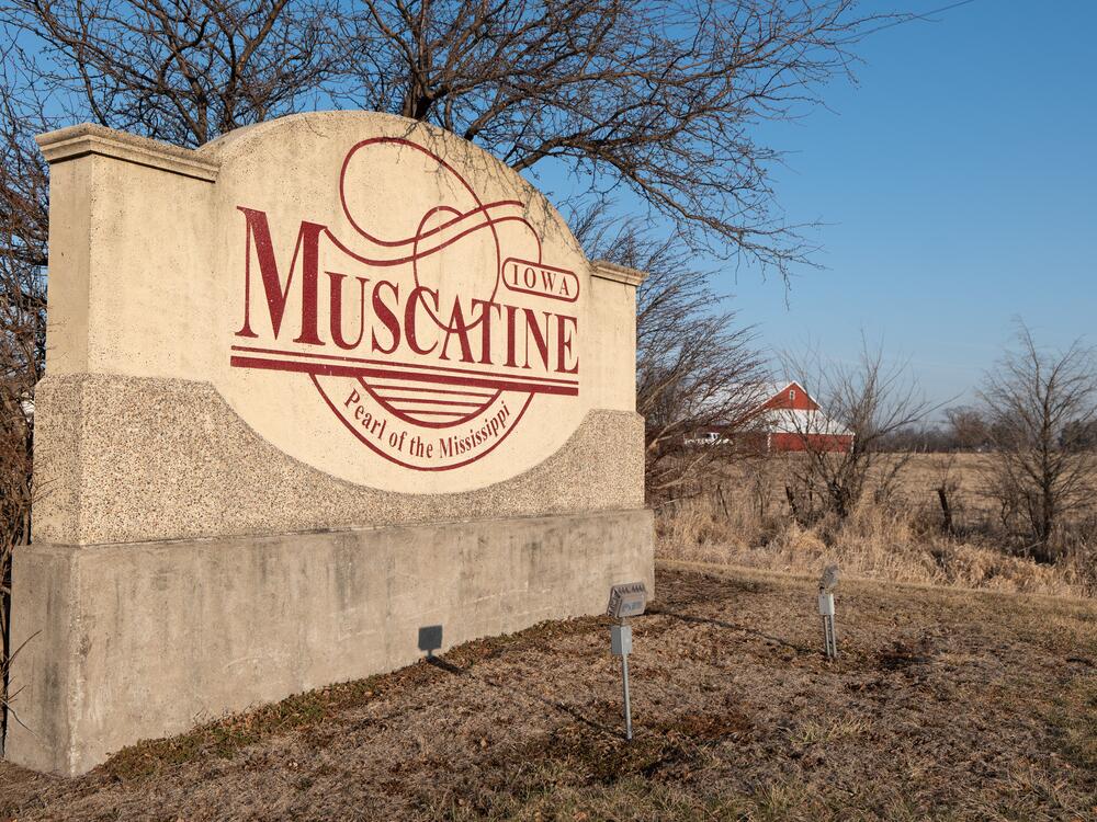 The town sign of Muscatine, Iowa.